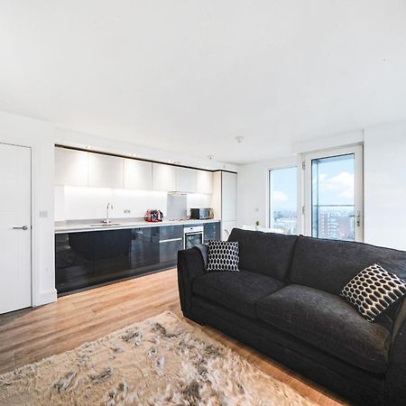 Luxury Apartment With Stunning Views On 10Th Floor Edgware Zewnętrze zdjęcie