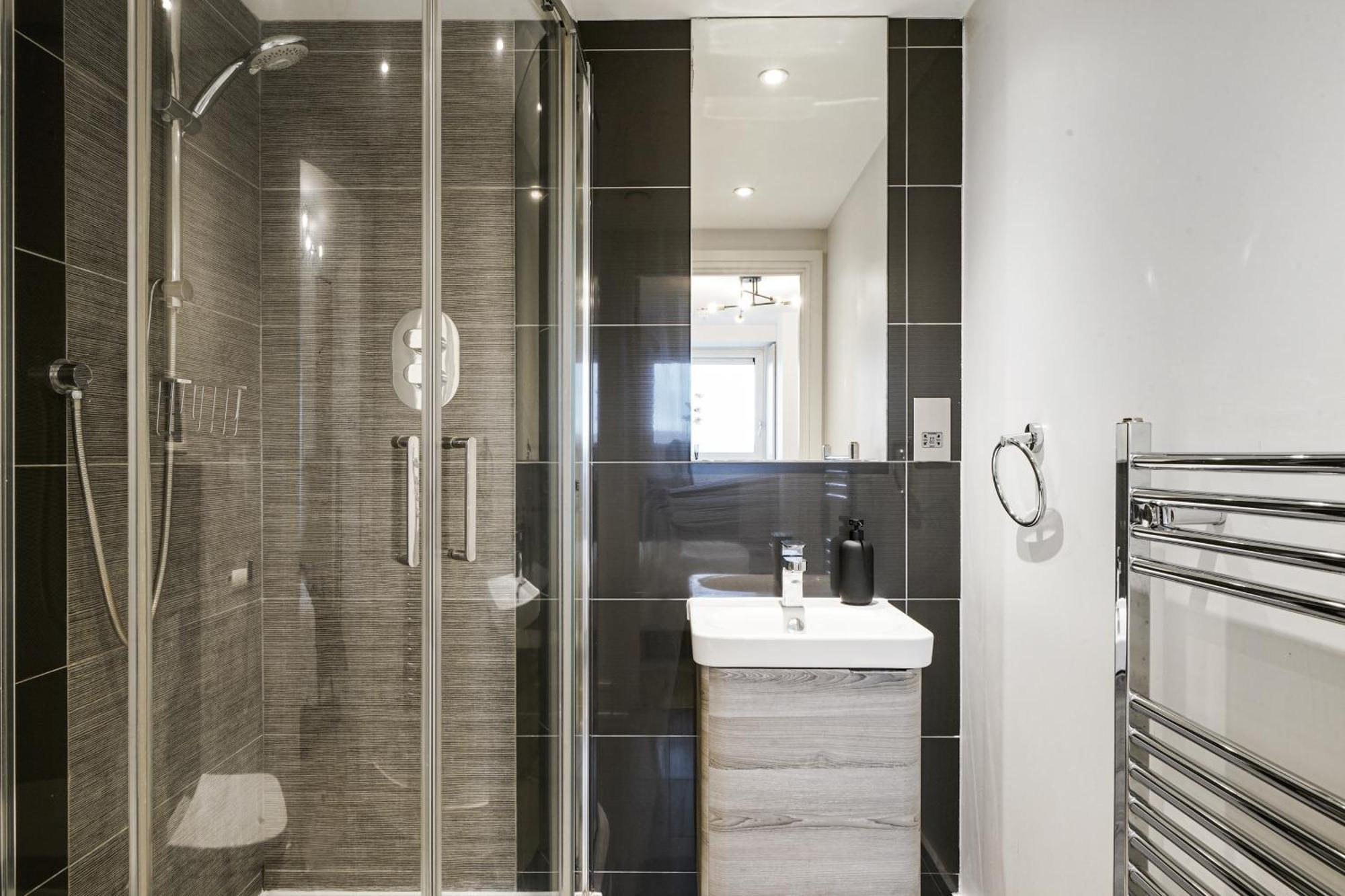 Luxury Apartment With Stunning Views On 10Th Floor Edgware Zewnętrze zdjęcie