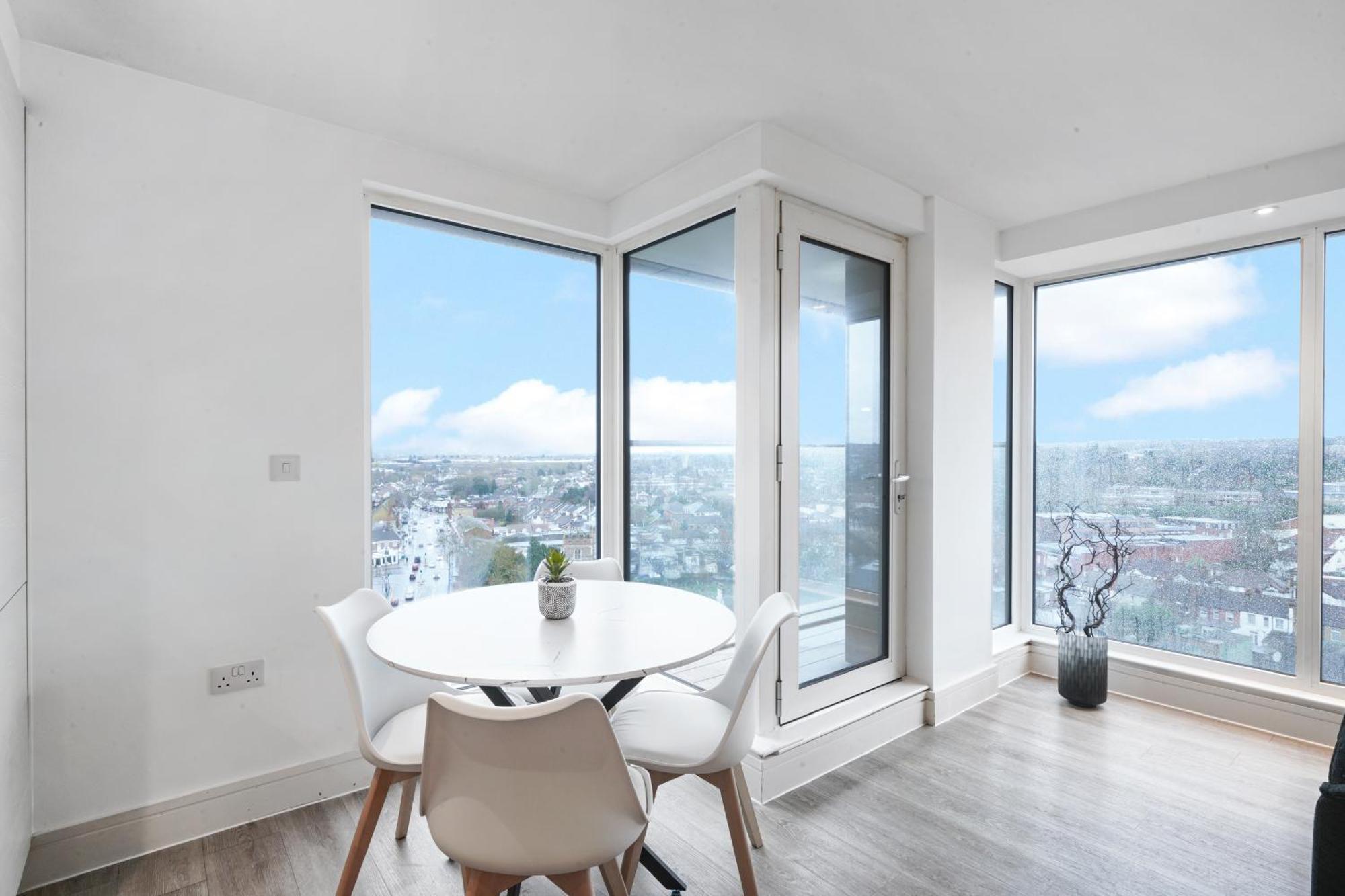 Luxury Apartment With Stunning Views On 10Th Floor Edgware Zewnętrze zdjęcie